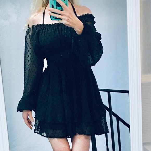 Dresses & Skirts - 🖤Black Swiss dot long sleeve romper that looks like a minidress- S